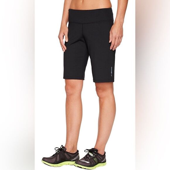 Brooks relax your run woman’s Bermuda shorts. Relaxed fit - Picture 7 of 8